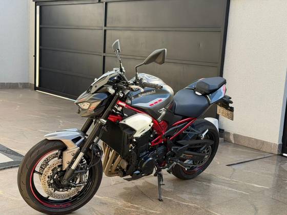KAWASAKI Z900 KAWASAKI Z900